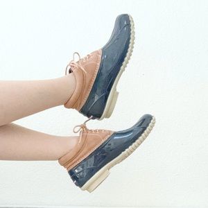 Tommy Hilfiger Navy Tan Winter Rain Snow Duck Boots 8 Preppy Shoes